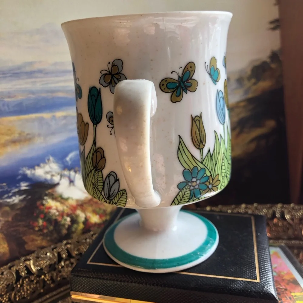 ☕️VINTAGE Arnart Smug Mug “Spring Garden” Floral Butterfly Ceramic Mug ☕️